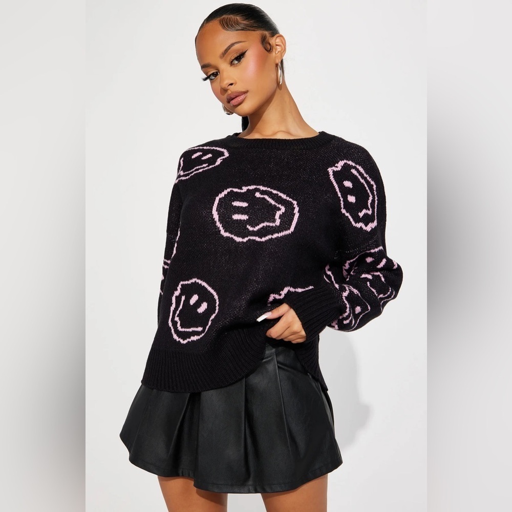 New smiles always sweater in black
